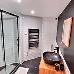 Le Petit Rocher 30m2- Standing 3 Etoiles 아파트 *