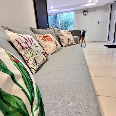 Le Petit Rocher 30m2- Standing 3 Etoiles