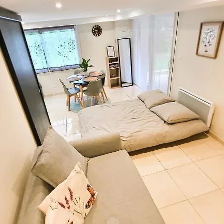 Apartment Le Petit Rocher 30m2- Standing 3 Etoiles Saint-Aignan-Grand-Lieu